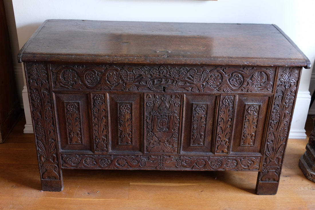 single plank oak lid coffer