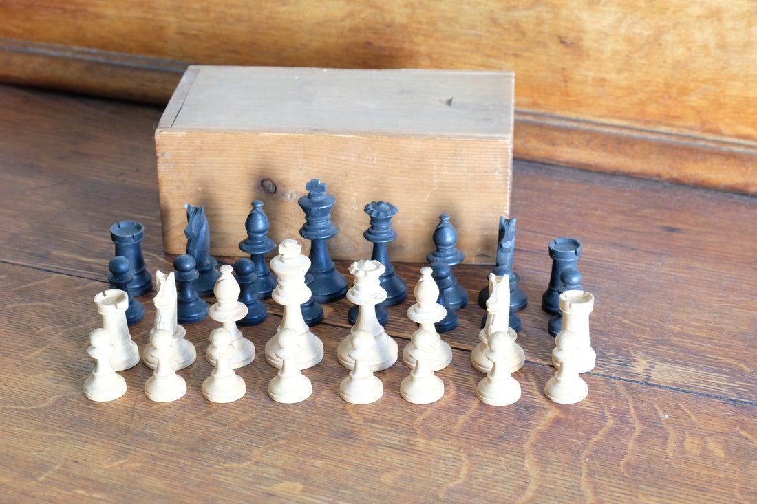 Staunton Boxwood & Ebonised Chess Set with Box