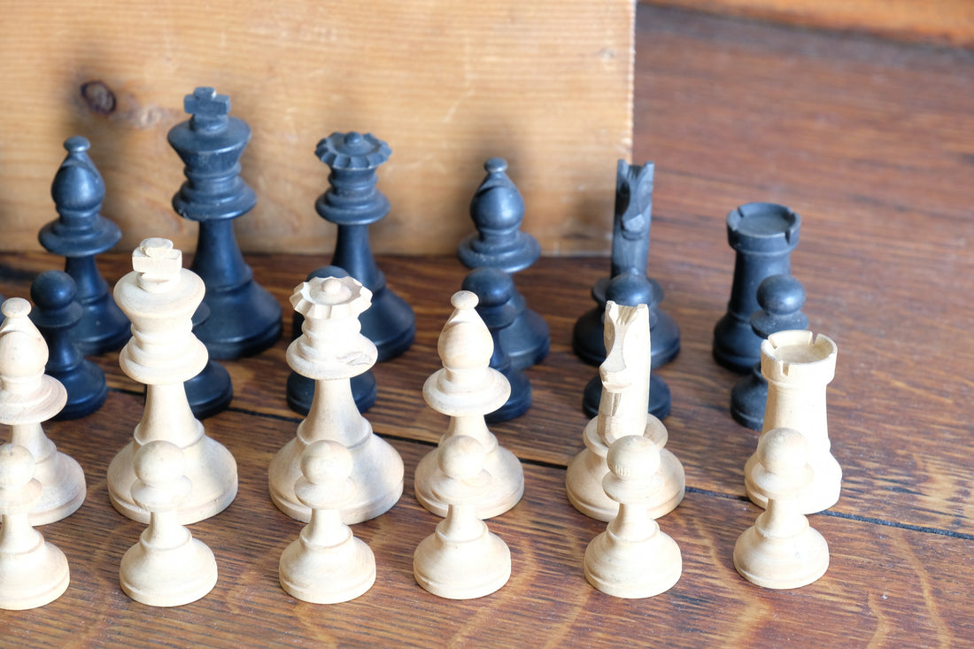 Staunton Boxwood & Ebonised Chess Set with Box
