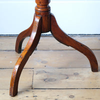 Antique flame mahogany oval wine table - George III