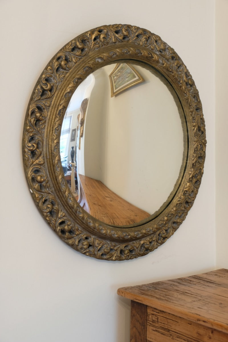 19th Century Round Convex Giltwood Mirror with Pierced Foliate Frame