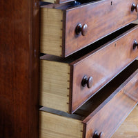 Dovetail drawer joints on a Victorian Mahogany Chest of Drawers – 2‑over‑3 Large Storage