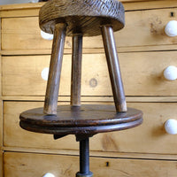Early 20th Century Elm Milking Stool with Thick Weathered Seat and Original Patina