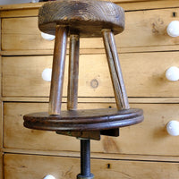 Early 20th Century Elm Milking Stool with Thick Weathered Seat and Original Patina