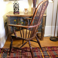 19th‑century Windsor wheelback armchair turned spindles elm seat