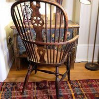 19th‑century Windsor wheelback armchair turned spindles elm seat