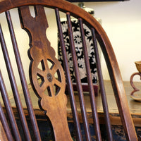 19th‑century Windsor wheelback armchair turned spindles elm seat