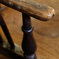 19th‑century Windsor wheelback armchair turned spindles elm seat
