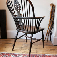 19th century Windsor wheelback armchair in ash and elm