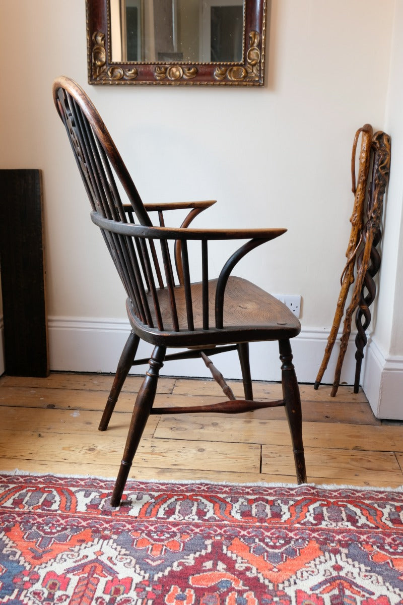 19th century Windsor wheelback armchair in ash and elm