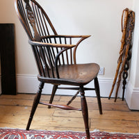 19th century Windsor wheelback armchair in ash and elm