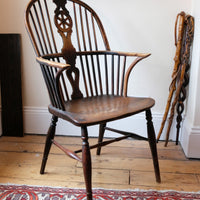 19th century Windsor wheelback armchair in ash and elm