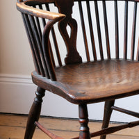19th century Windsor wheelback armchair in ash and elm