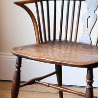 19th century Windsor wheelback armchair in ash and elm