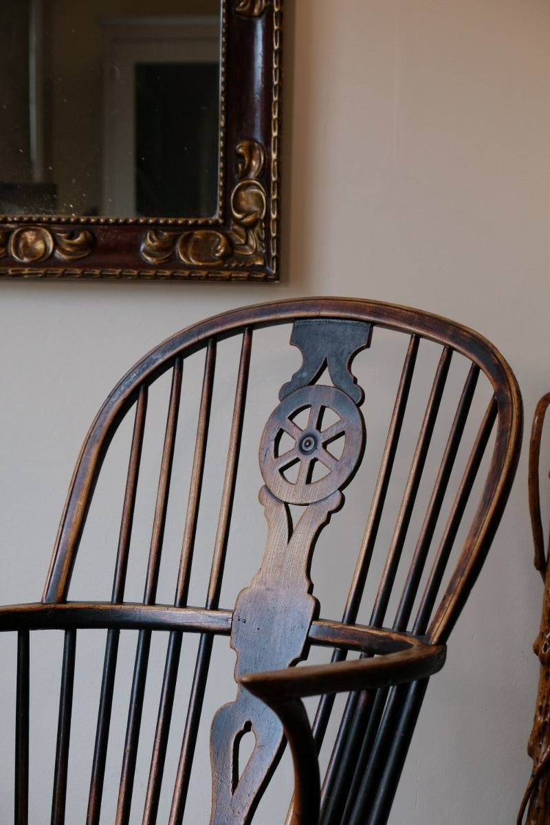 19th century Windsor wheelback armchair in ash and elm