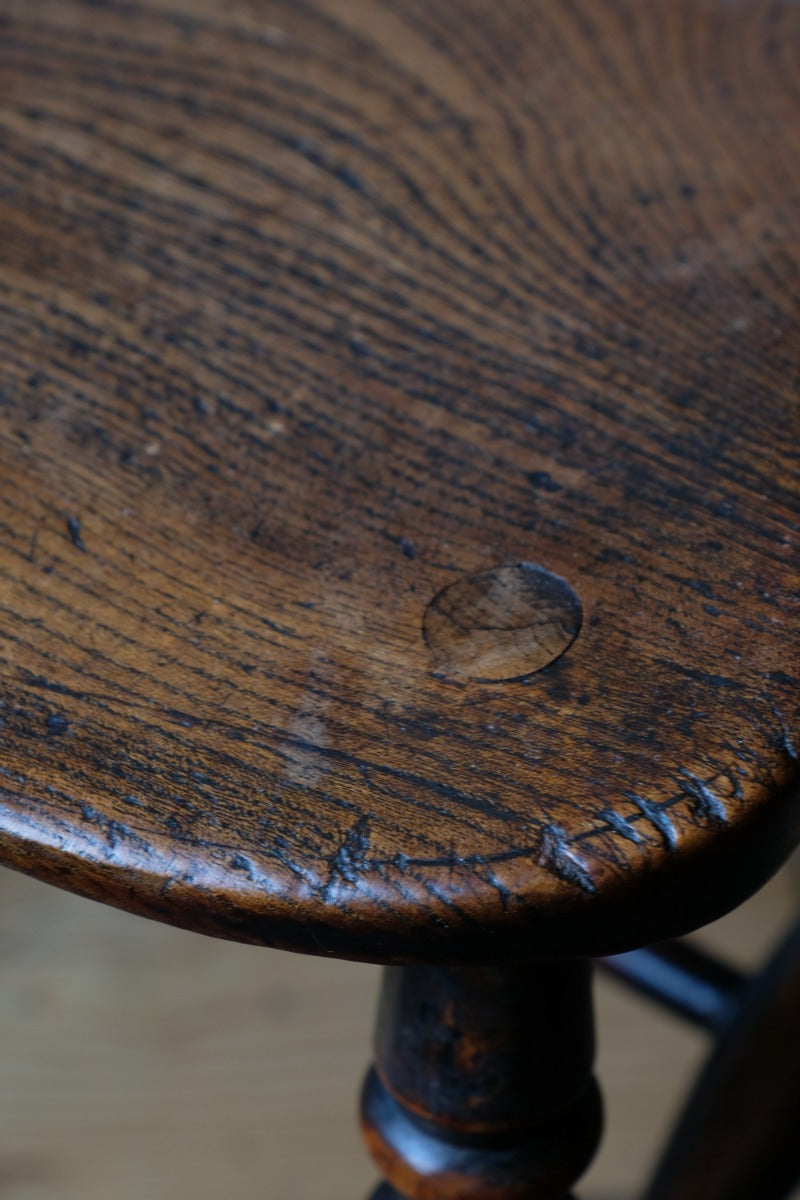19th century Windsor wheelback armchair in ash and elm