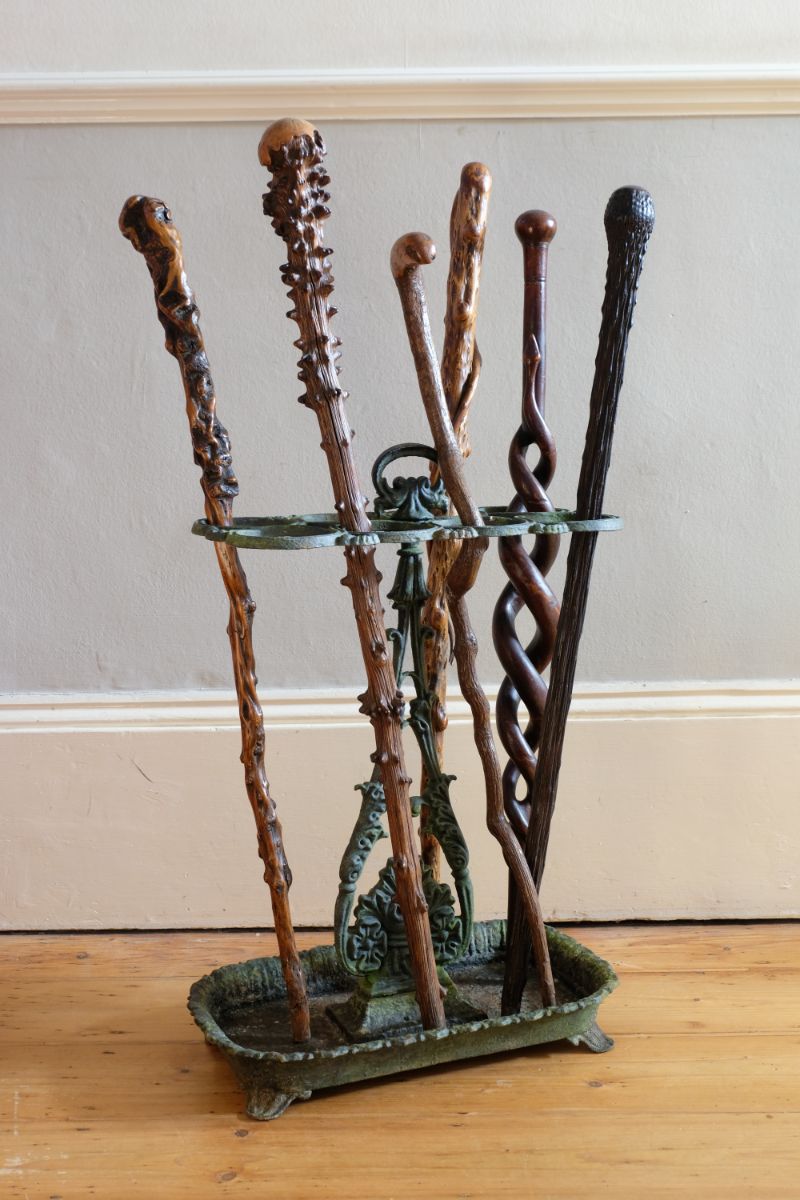 Cast-iron umbrella stick stand 19th century fleur-de-lis