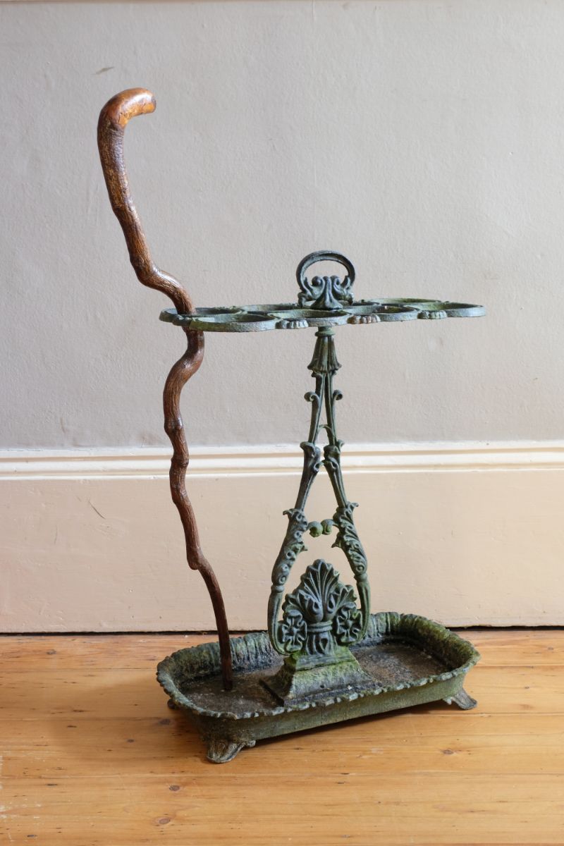 Cast-iron umbrella stick stand 19th century fleur-de-lis