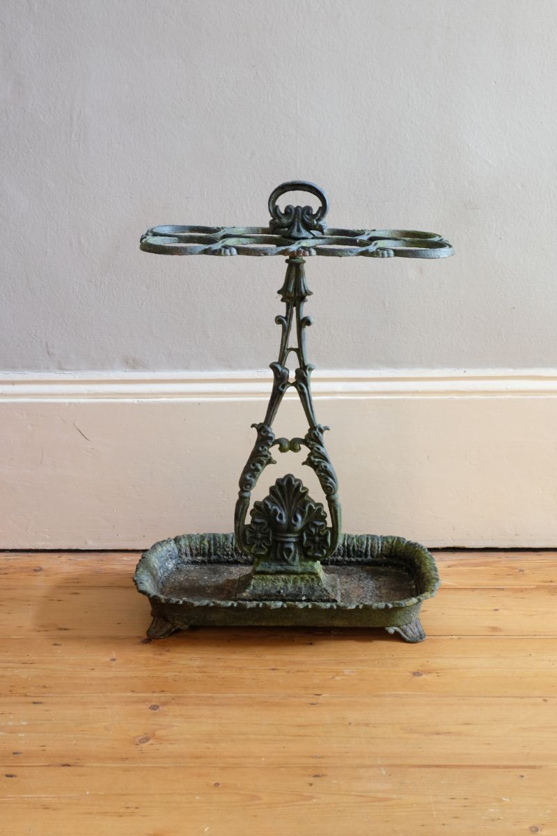 Cast-iron umbrella stick stand 19th century fleur-de-lis