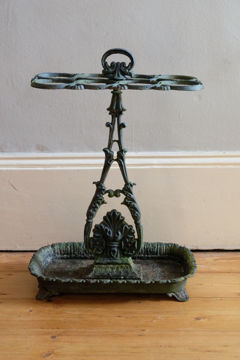 Cast-iron umbrella stick stand 19th century fleur-de-lis