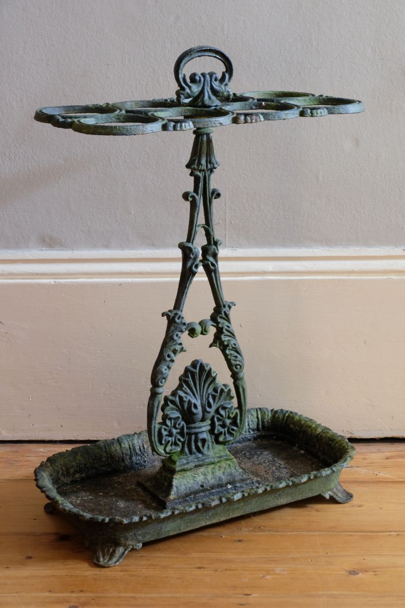 Cast-iron umbrella stick stand 19th century fleur-de-lis