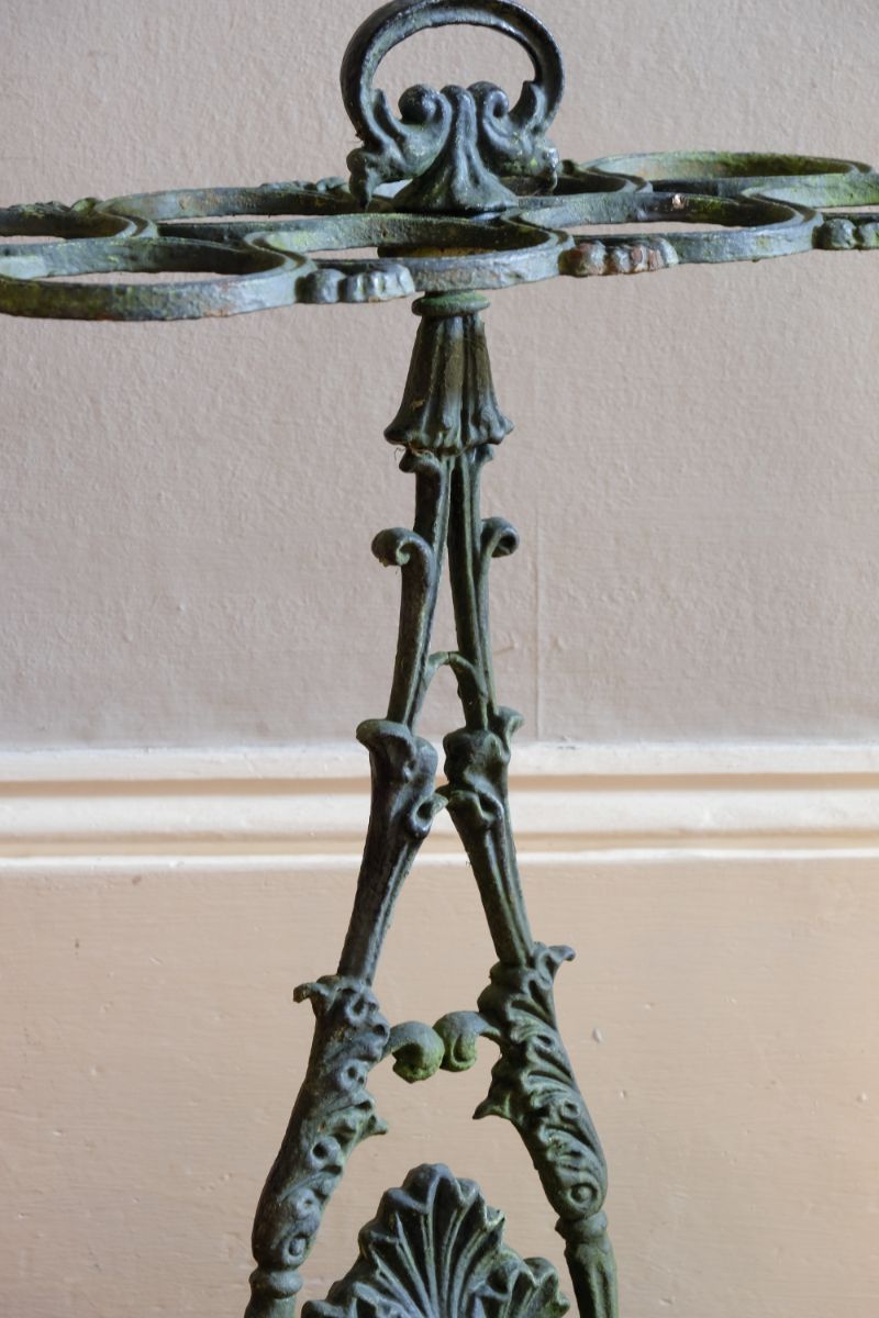 Cast-iron umbrella stick stand 19th century fleur-de-lis