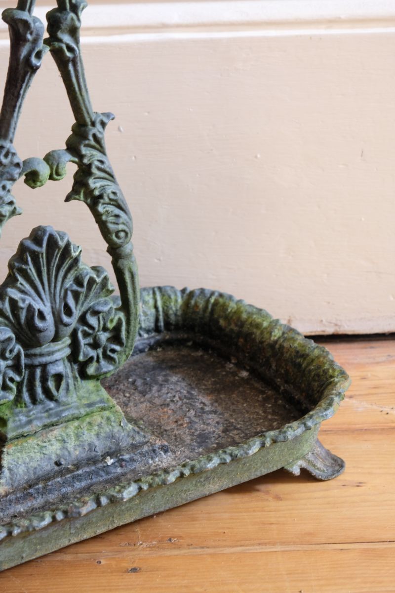 Cast-iron umbrella stick stand 19th century fleur-de-lis