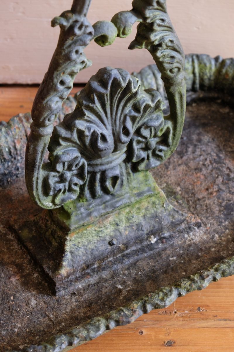 Cast-iron umbrella stick stand 19th century fleur-de-lis