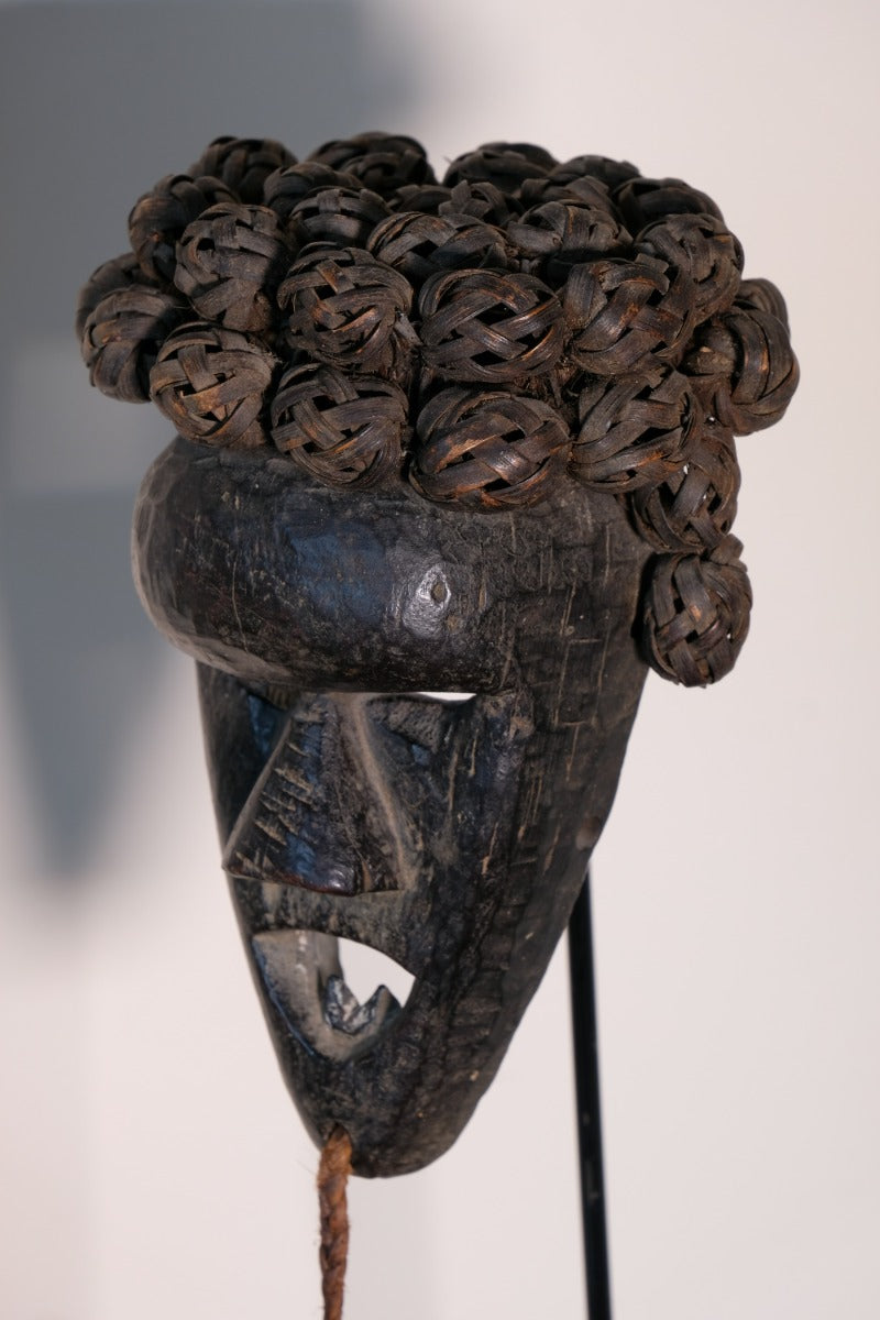 Salampasu Tribal Mask – D.R. Congo Warrior Initiation Artifact