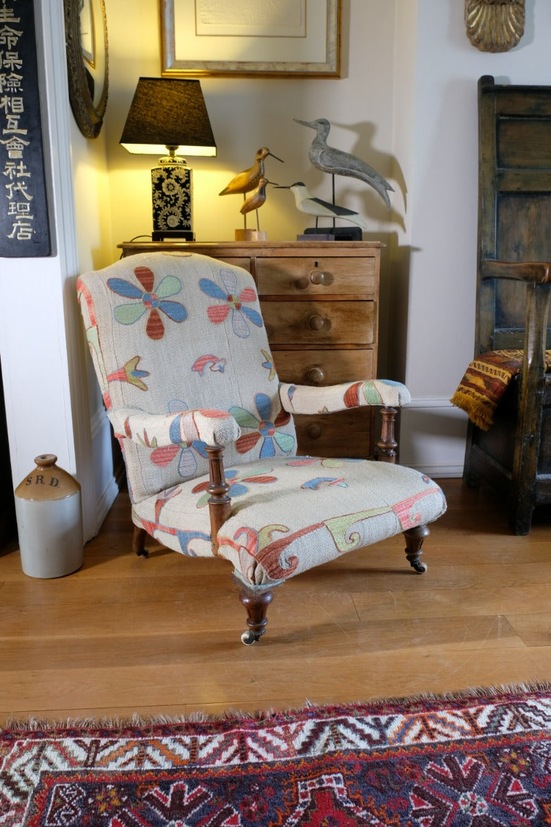 Country House Suzani Kilim Armchair – Handmade Upholstery