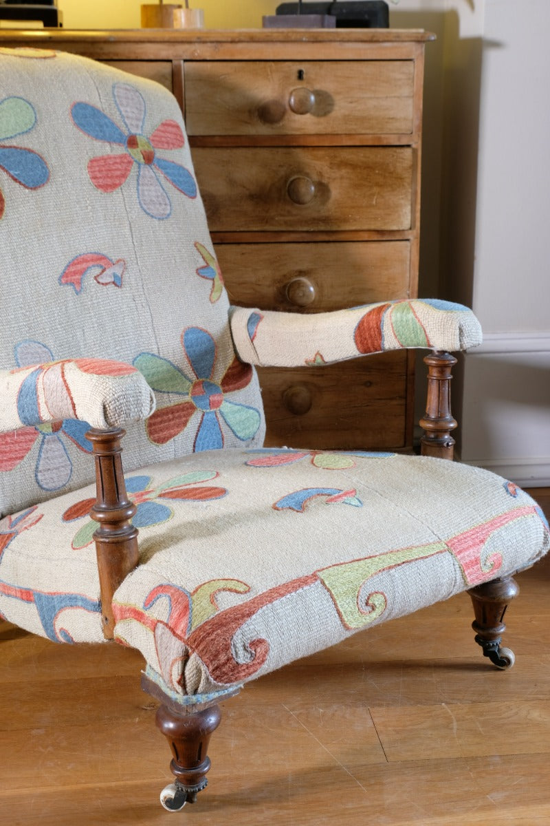 Country House Suzani Kilim Armchair – Handmade Upholstery