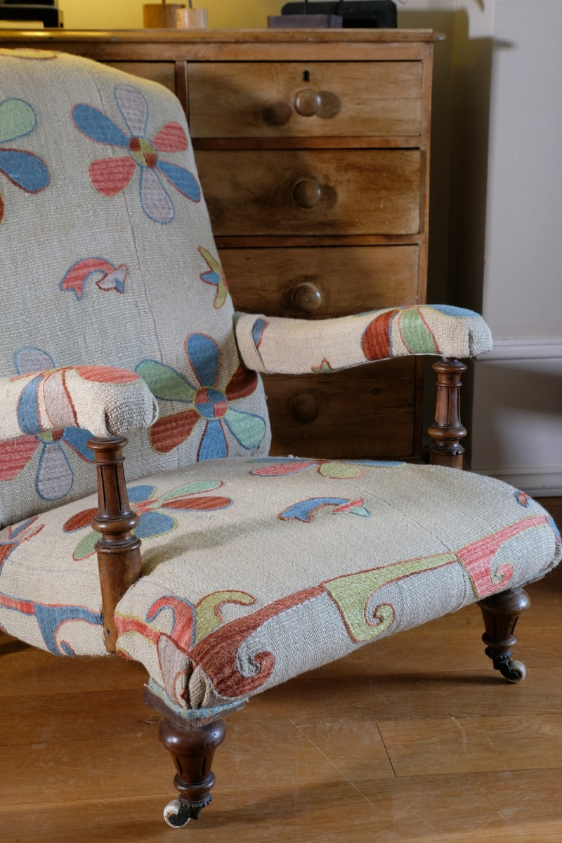 Country House Suzani Kilim Armchair – Handmade Upholstery