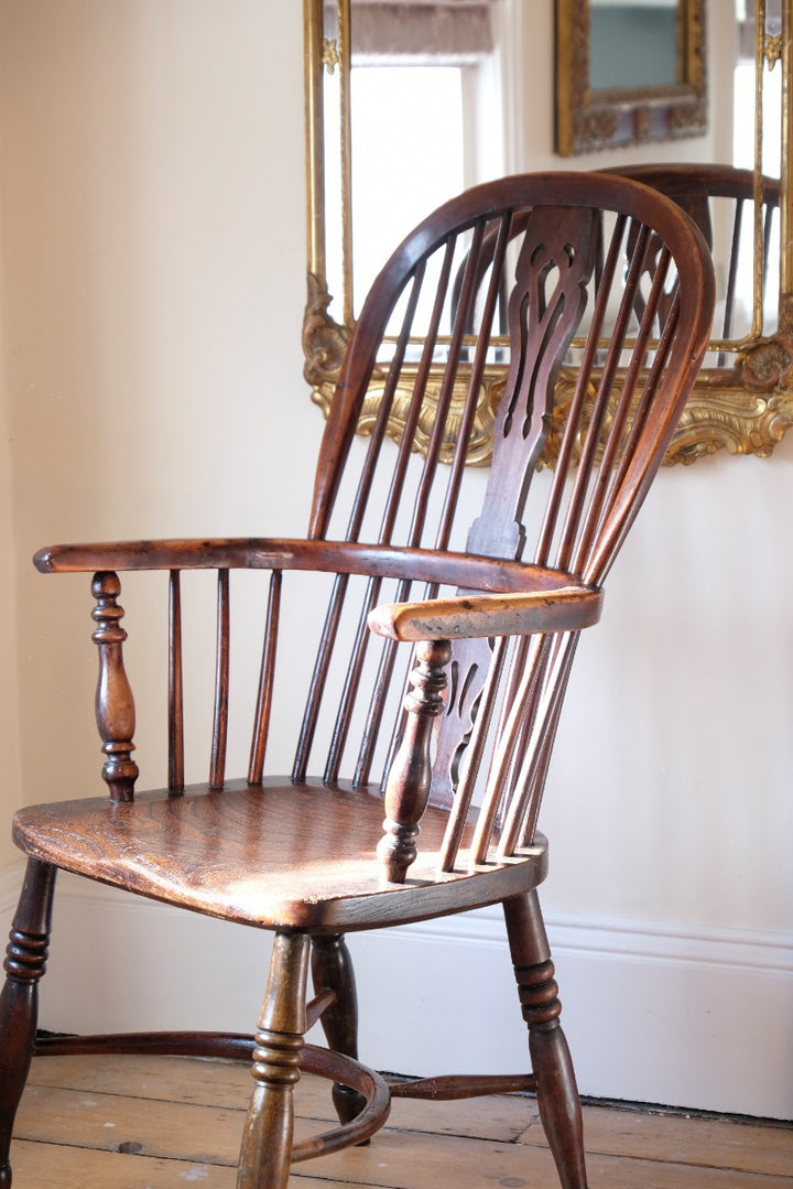 Pierced Splat Back Windsor Chair - Circa 1860