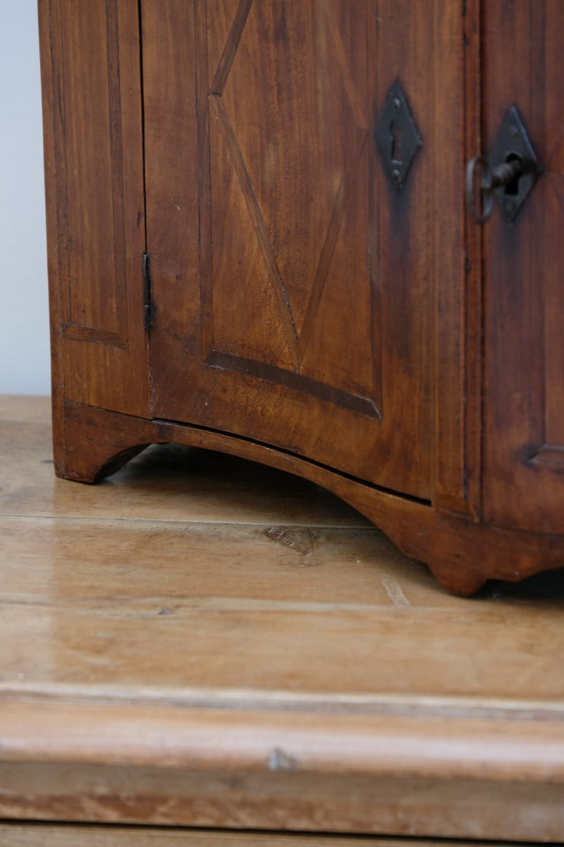 Early 19th Century Serpentine Inlaid Wall Cabinet