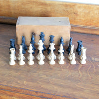 Staunton pattern boxwood & ebonised chess set