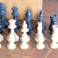 Staunton pattern boxwood & ebonised chess set