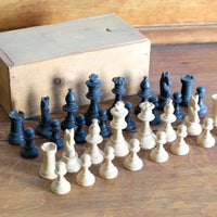 Staunton pattern boxwood & ebonised chess set