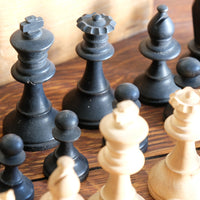 Staunton pattern boxwood & ebonised chess set