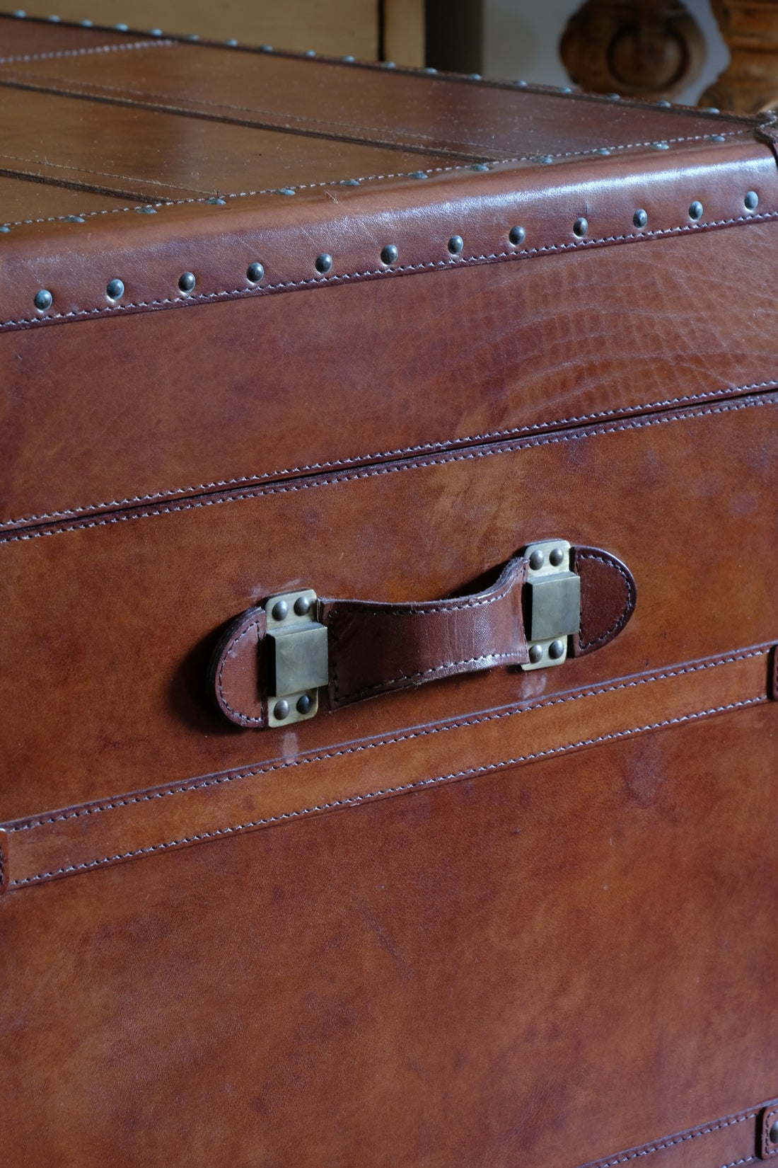 English tan leather steamer trunk with velvet lining & internal tray