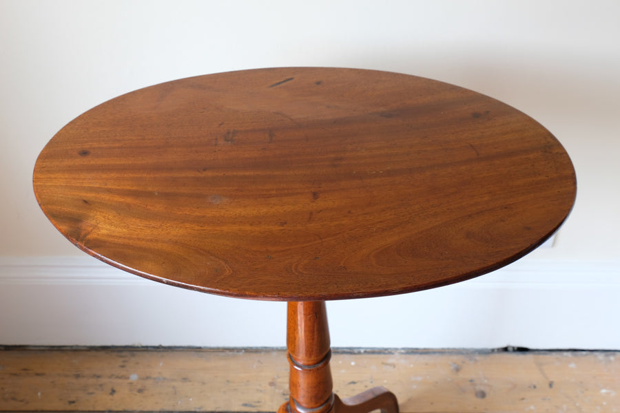 Antique flame mahogany oval wine table - George III