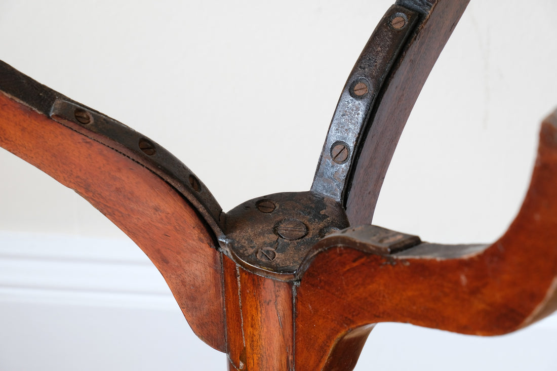 Antique flame mahogany oval wine table - George III