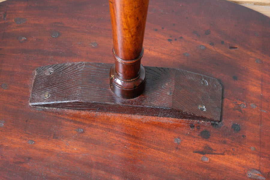 Antique flame mahogany oval wine table - George III