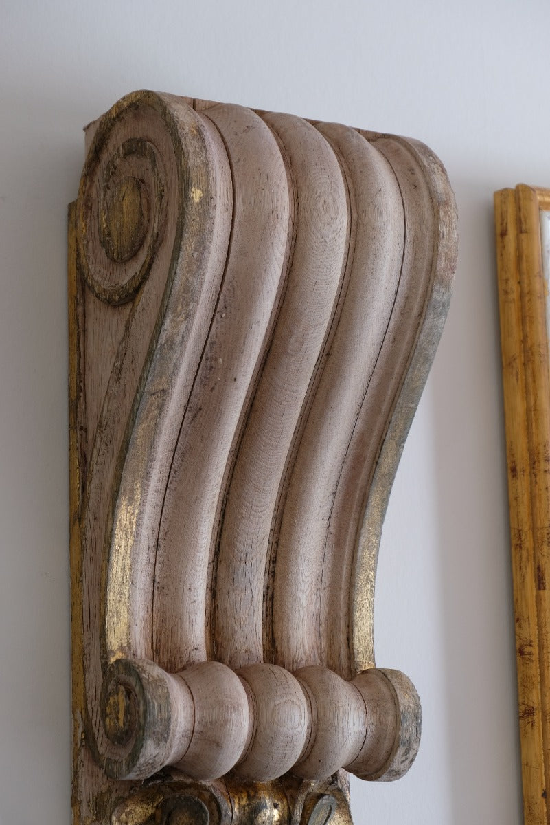 Architectural Pair Of Carved Giltwood Oak Corbels