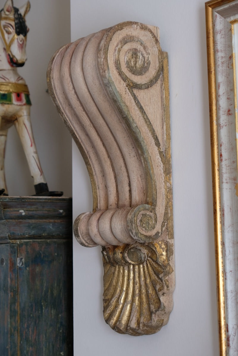 Architectural Pair Of Carved Giltwood Oak Corbels
