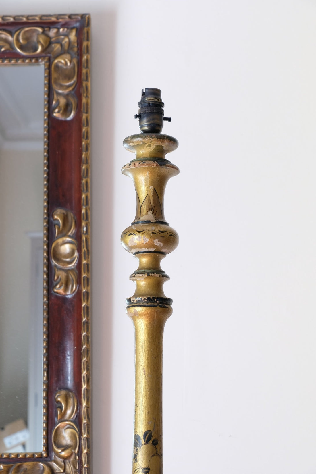 Chinoiserie standard lamp with giltwood and painted column
