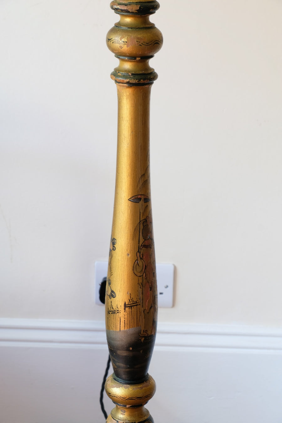 Chinoiserie standard lamp with giltwood and painted column