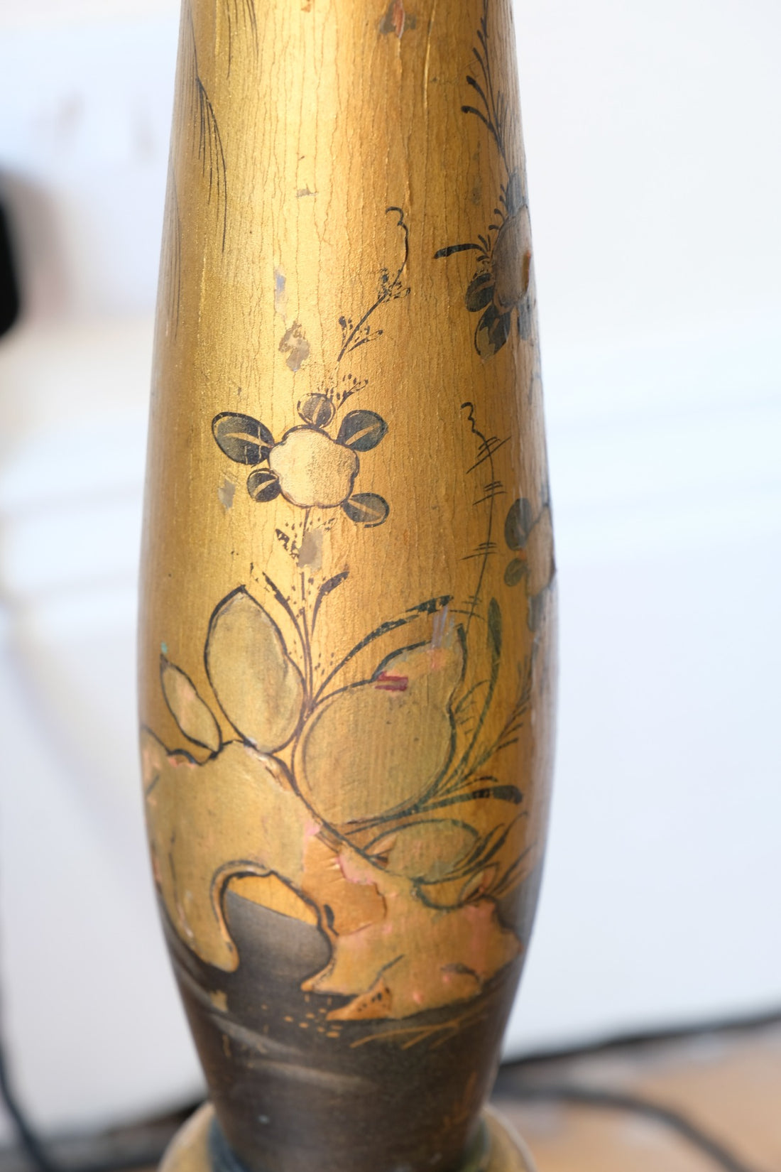 Chinoiserie standard lamp with giltwood and painted column