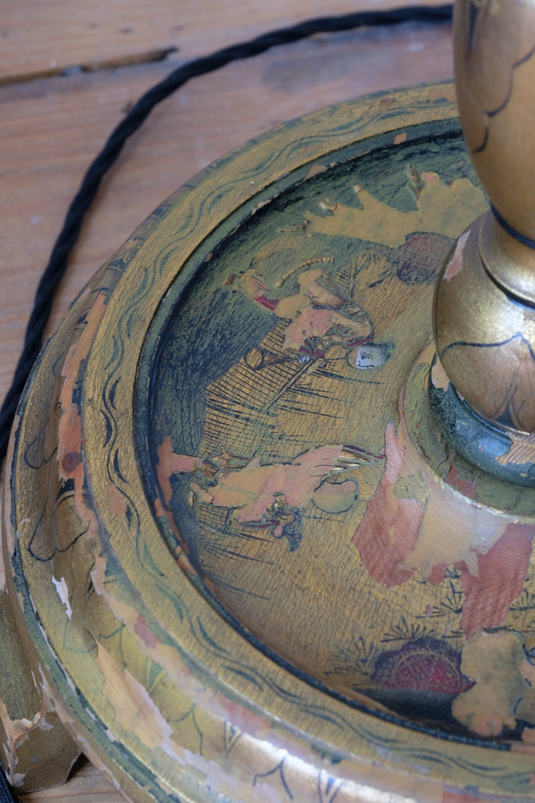Chinoiserie standard lamp with giltwood and painted column