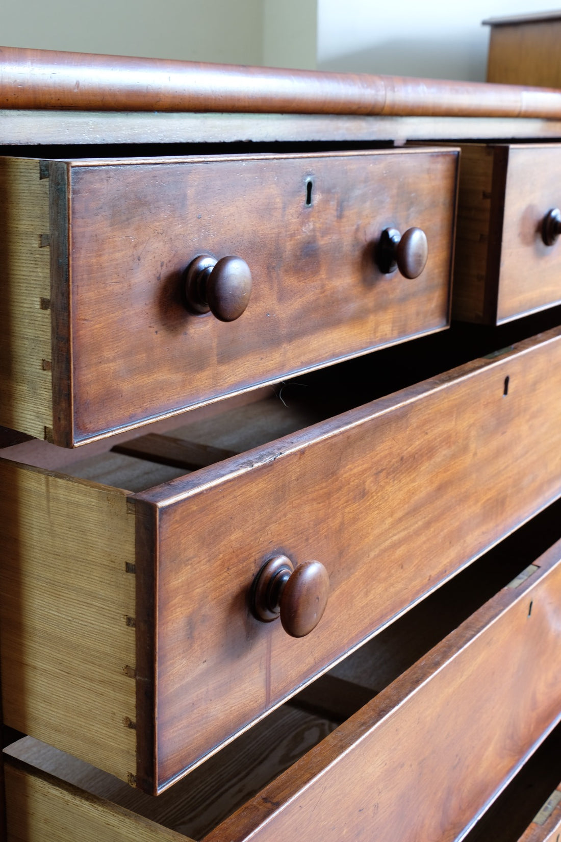 dovetail joints on drawer boxes - Victorian Mahogany Chest of Drawers – 2‑over‑3 Large Storage
