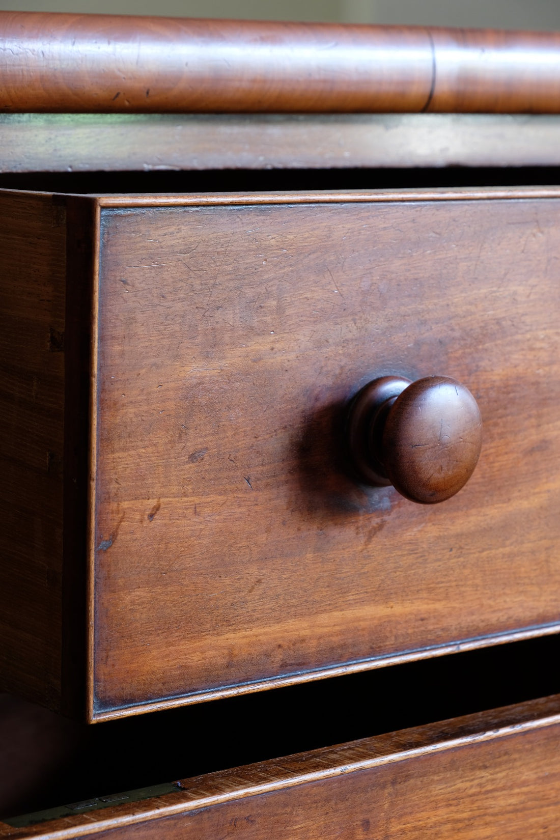 dovetail joints on drawer boxes - Victorian Mahogany Chest of Drawers – 2‑over‑3 Large Storage